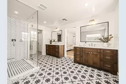 88 N Country Club Drive, Phoenix, AZ 85014 - Photo 16