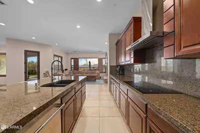2334 E Samantha Way, Phoenix, AZ 85042 - Photo 12