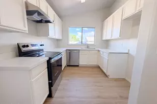 5910 N 78th Dr, Glendale, AZ 85303 - Photo 2
