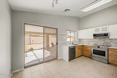 16640 W Statler Street, Surprise, AZ 85388 - Photo 8