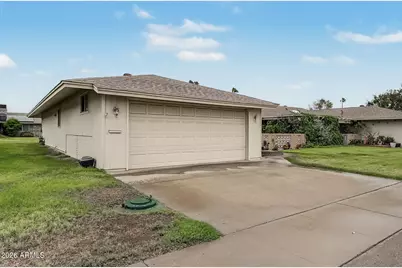 10208 W Kingswood Circle, Sun City, AZ 85351 - Photo 2