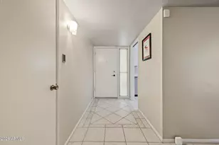 10208 W Kingswood Cir, Sun City, AZ 85351 - Photo 6