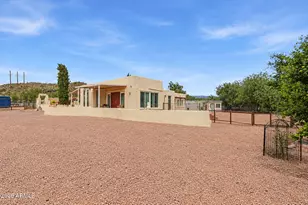 323 S Piedra Negra Dr, Queen Valley, AZ 85118 - Photo 4