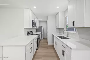 4332 W Crittenden Ln, Phoenix, AZ 85031 - Photo 8