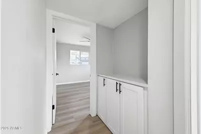 4332 W Crittenden Lane, Phoenix, AZ 85031 - Photo 10