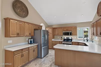 9164 W Paradise Lane, Peoria, AZ 85382 - Photo 10