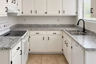 815 W Bluefield Ave, Phoenix, AZ 85023 - Photo 10