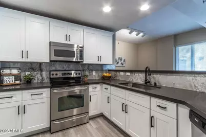 16 W Encanto Boulevard #110, Phoenix, AZ 85003 - Photo 2