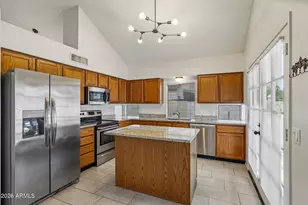 3219 E Wildwood Dr, Phoenix, AZ 85048 - Photo 14