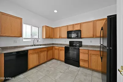 605 W Latona Road, Phoenix, AZ 85041 - Photo 10