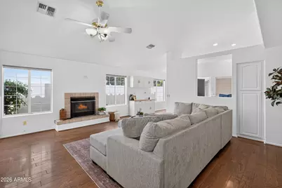909 S Scallop Drive, Gilbert, AZ 85233 - Photo 8
