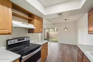 3810 N Maryvale Pkwy, Phoenix, AZ 85031 - Photo 10