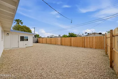 4143 W Cheery Lynn Road, Phoenix, AZ 85019 - Photo 16