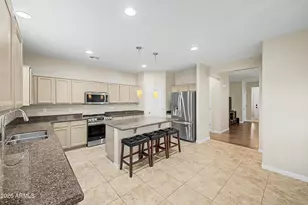 2328 W Melody Dr, Phoenix, AZ 85041 - Photo 8