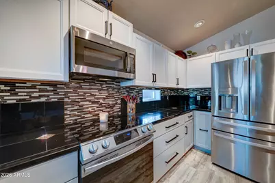 2530 W Carson Road, Phoenix, AZ 85041 - Photo 8