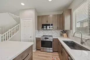 3868 S Stallion Dr, Gilbert, AZ 85297 - Photo 10