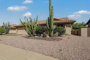9802 W Rockwood Dr, Peoria, AZ 85382 - Photo 2