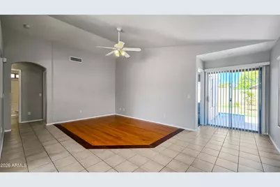 13344 W Desert Lane, Surprise, AZ 85374 - Photo 4