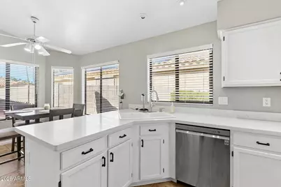9425 W Taro Lane, Peoria, AZ 85382 - Photo 16