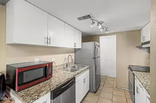 3404 W Echo Ln, Phoenix, AZ 85051 - Photo 8