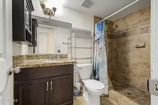 3404 W Echo Ln, Phoenix, AZ 85051 - Photo 12