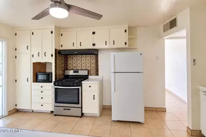 12811 N 29th Drive, Phoenix, AZ 85029 - Photo 8