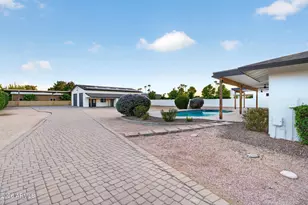 5211 E Windrose Dr, Scottsdale, AZ 85254 - Photo 12