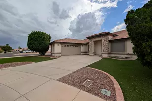 15748 W Paradise Ln, Surprise, AZ 85374 - Photo 4