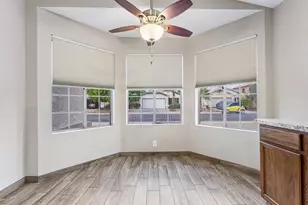 4327 E Siesta Ln, Phoenix, AZ 85050 - Photo 4