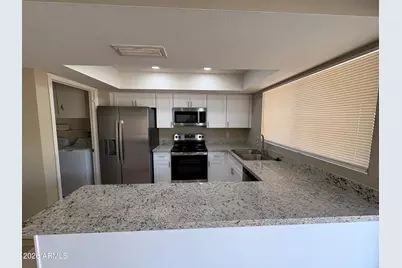 7556 W Turney Avenue, Phoenix, AZ 85033 - Photo 6