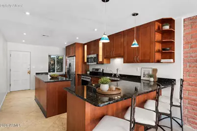 3002 N 32nd Street #17, Phoenix, AZ 85018 - Photo 2