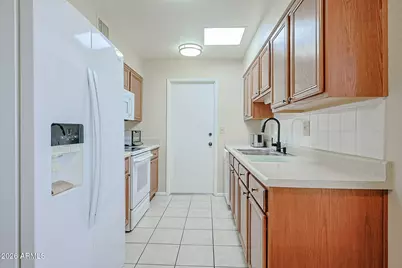 10841 W Santa Fe Drive, Sun City, AZ 85351 - Photo 10