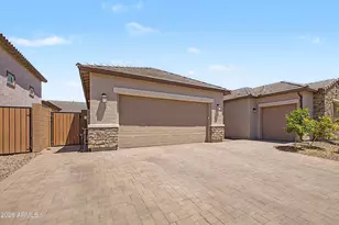7646 W Desert Spoon Dr, Peoria, AZ 85383 - Photo 4