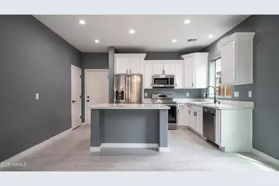 10423 W Hughes Drive, Tolleson, AZ 85353 - Photo 2