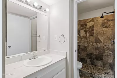 5525 E Thomas Road #R11, Phoenix, AZ 85018 - Photo 8
