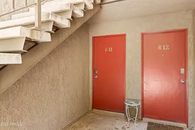 5525 E Thomas Road #R11, Phoenix, AZ 85018 - Photo 14