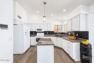 15328 N 87th Ave, Peoria, AZ 85381 - Photo 8
