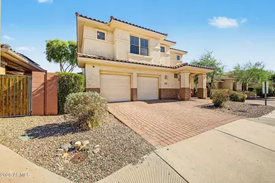13669 W Cypress Street, Goodyear, AZ 85395 - Photo 2