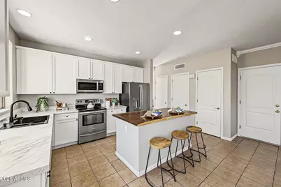 13669 W Cypress Street, Goodyear, AZ 85395 - Photo 10