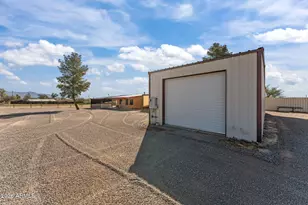 22905 W Ranch Rd, Congress, AZ 85332 - Photo 6