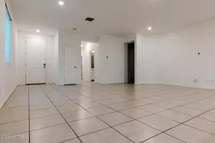 9210 W Willow Bend Ln, Phoenix, AZ 85037 - Photo 10