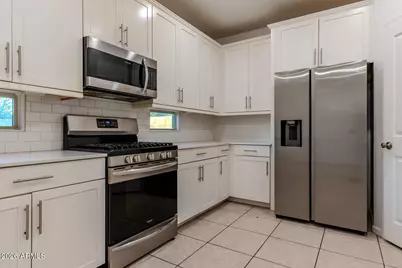 9210 W Willow Bend Lane, Phoenix, AZ 85037 - Photo 6