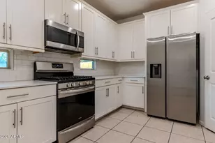 9210 W Willow Bend Ln, Phoenix, AZ 85037 - Photo 6