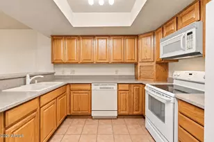 11223 S Talavi Ln, Phoenix, AZ 85044 - Photo 12