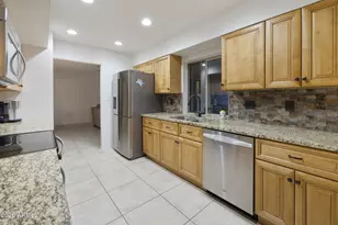 8651 E Camelback Rd, Scottsdale, AZ 85251 - Photo 26