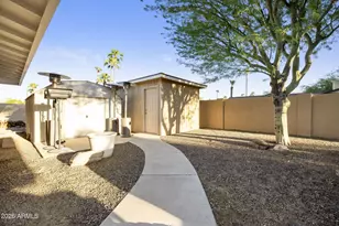 8651 E Camelback Rd, Scottsdale, AZ 85251 - Photo 42
