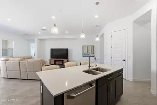 2522 E Pleasant Ln, Phoenix, AZ 85042 - Photo 10