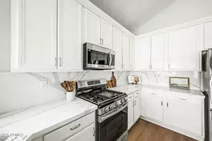3709 S Martingale Rd, Gilbert, AZ 85297 - Photo 6