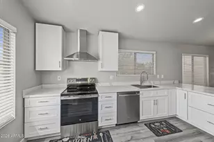 21831 N 33rd Dr, Phoenix, AZ 85027 - Photo 8
