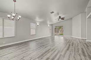 21831 N 33rd Dr, Phoenix, AZ 85027 - Photo 10